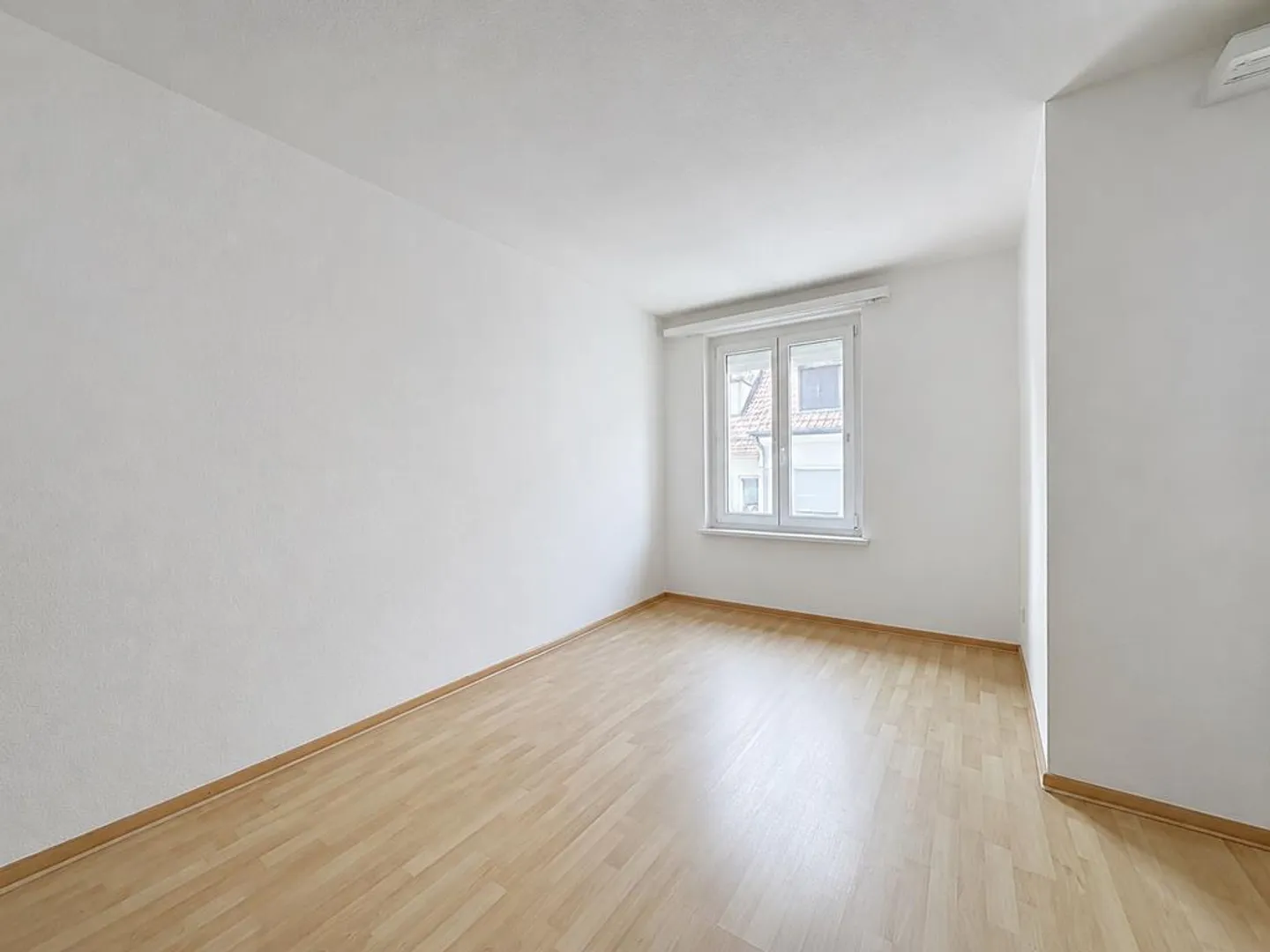 Appartamento attraente di 3,5 locali in una posizione tranquilla nel popolare quartiere 3 - Foto 6 di 9