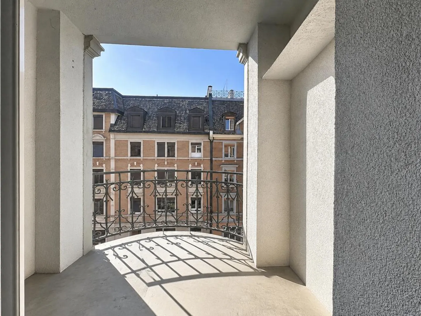 Appartamento attraente di 3,5 locali in una posizione tranquilla nel popolare quartiere 3 - Foto 8 di 9