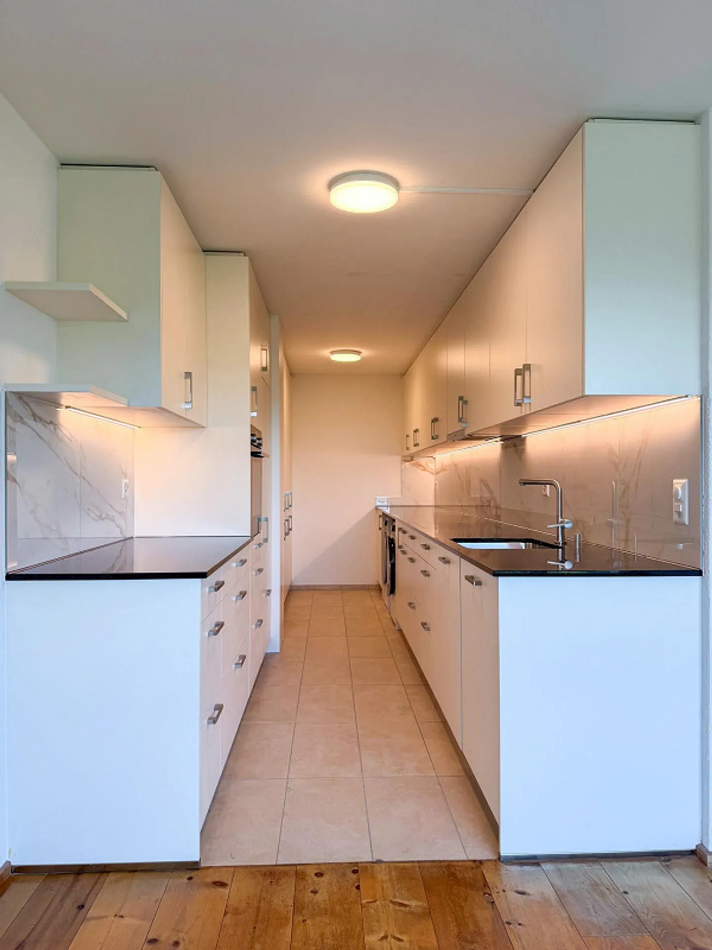 Modern, sunny 4.5-room apartment with a view of Lake Wohlensee - Photo 6 of 13