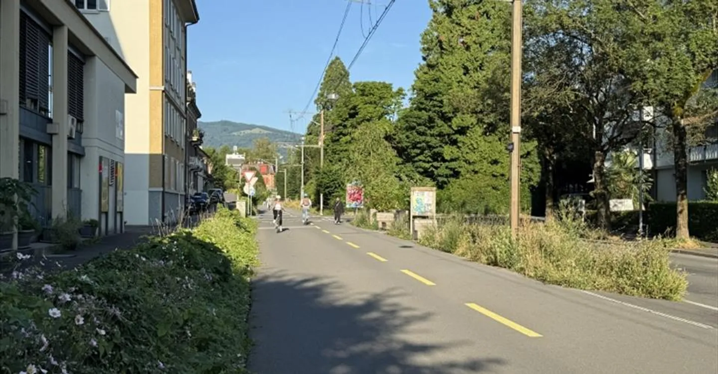 Office in the center of Lucerne including parking spaces in front of the building and directly on the bike path Freigleis - Photo 7 of 9