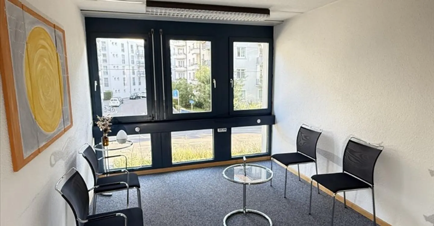 Office in the center of Lucerne including parking spaces in front of the building and directly on the bike path Freigleis - Photo 9 of 9