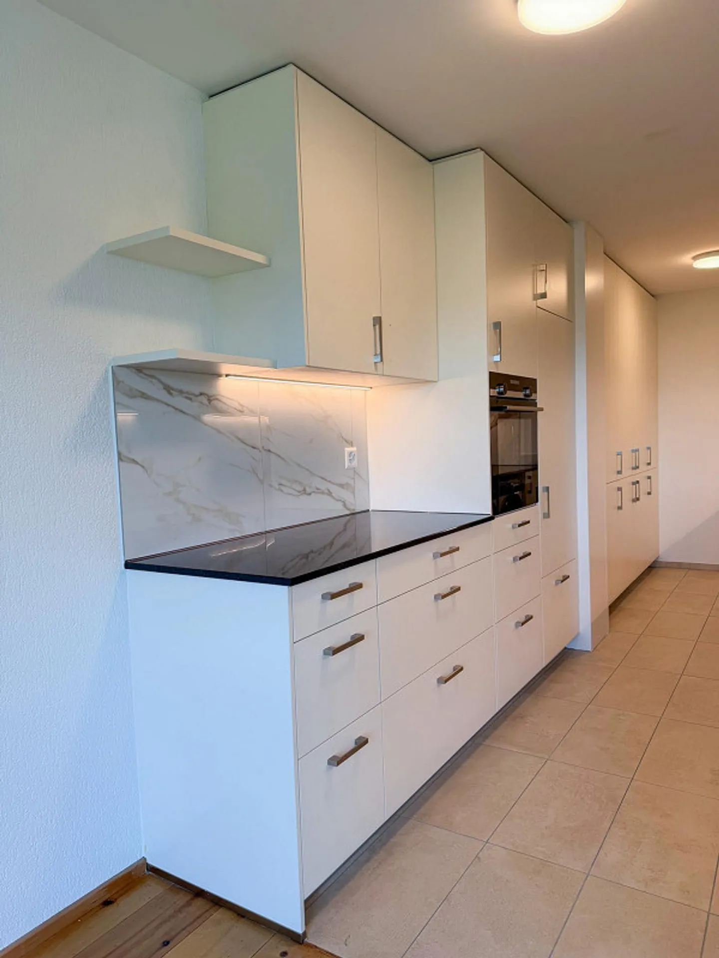 Modern, sunny 4.5-room apartment with a view of Lake Wohlensee - Photo 8 of 13