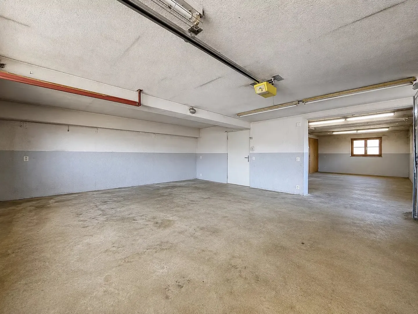 Großes Haus mit 2 Wohnungen und geräumiger Garage - Foto 11 von 13