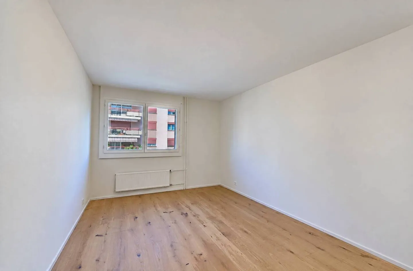 Appartement rénové avec vue sur le lac - Photo 11 sur 13