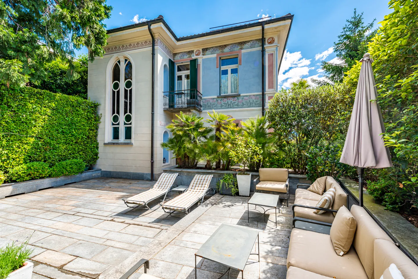 Villa storica con vista lago - Foto 1 di 17