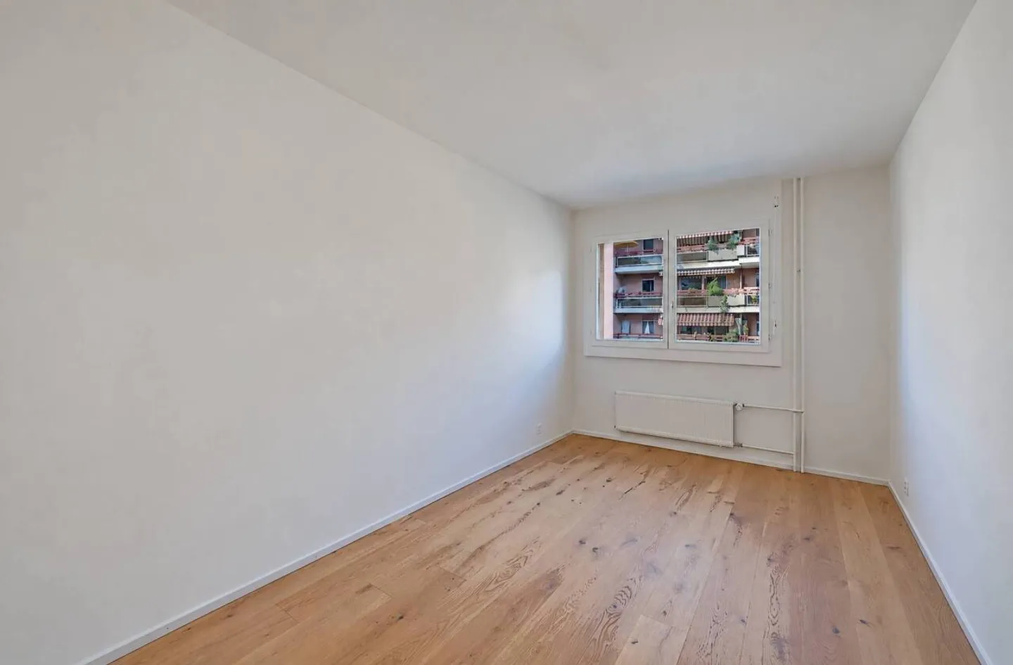 Appartement rénové avec vue sur le lac - Photo 12 sur 13