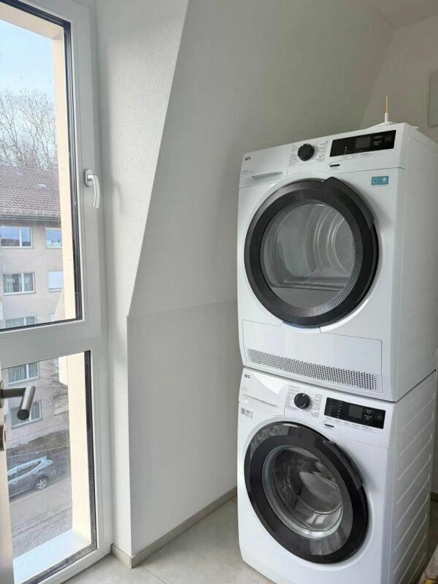 Exclusive Maisonette Apartment New Construction VIEWING on Friday, 06.02.26 from 4-5 PM and Monday, 09.02.26 from 4:15-5 PM - Photo 20 of 23