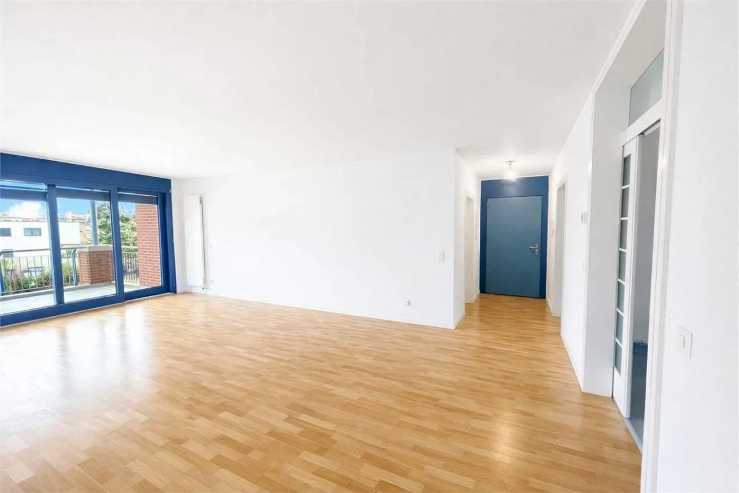 Appartement élégant de 4,5 pièces rénové avec terrasse habitable à Breganzona - Photo 3 sur 9