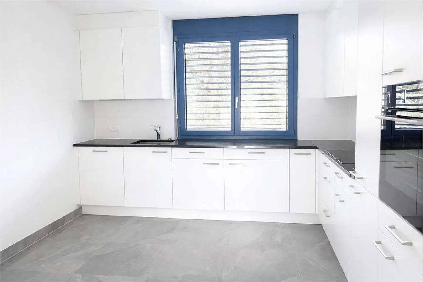 Appartement élégant de 4,5 pièces rénové avec terrasse habitable à Breganzona - Photo 6 sur 9