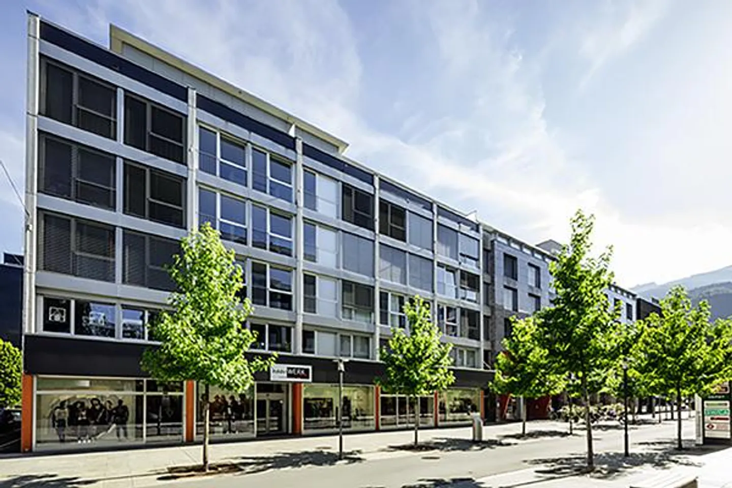 Perfect apartment for commuters - Photo 1 of 7