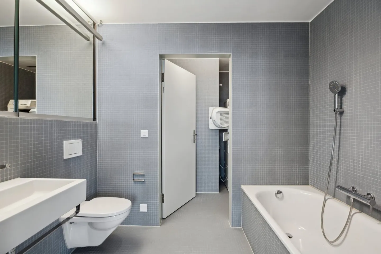 Moderno appartamento di 5,5 stanze vicino al lago con vista mozzafiato - Foto 8 di 9