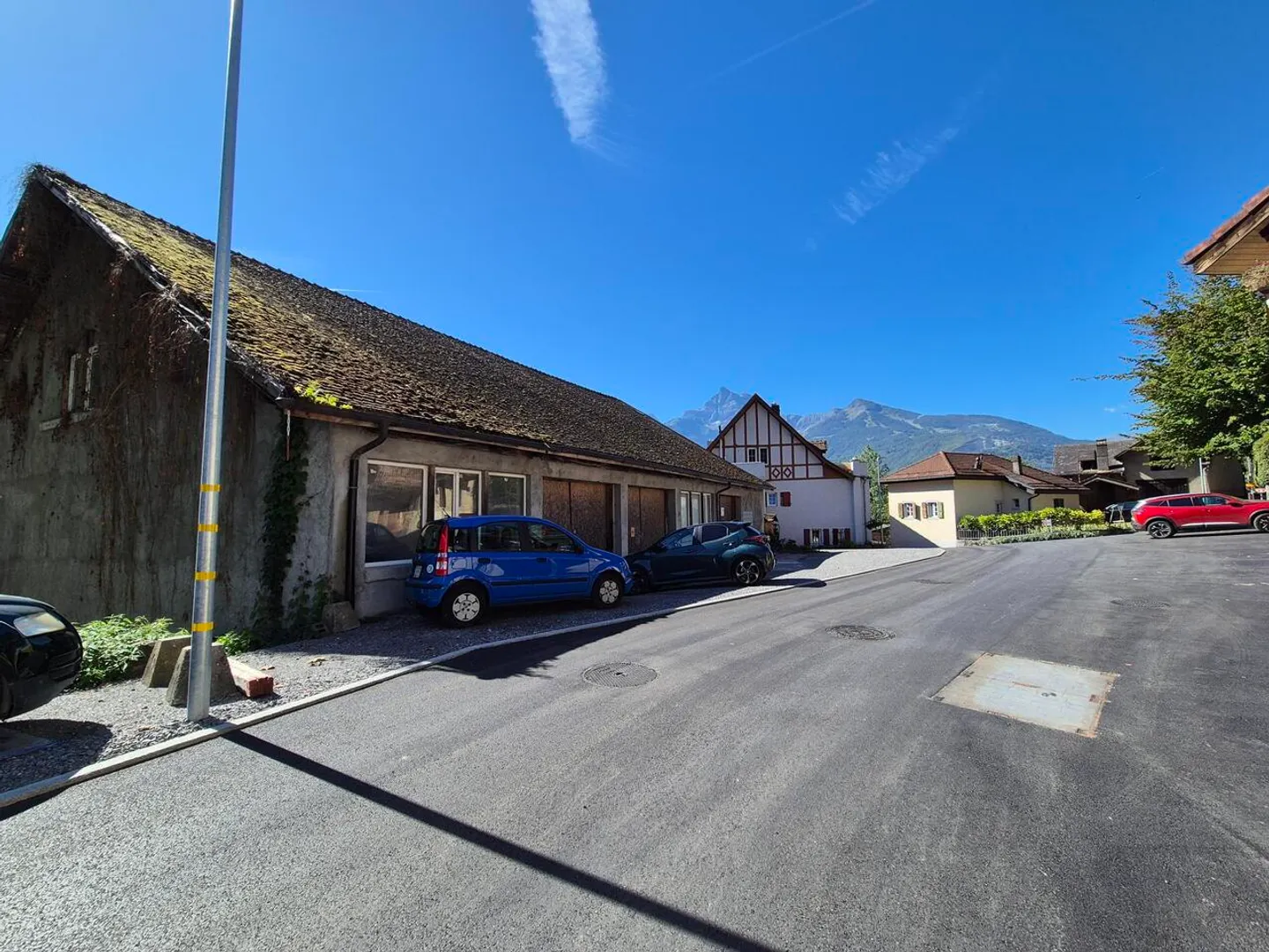 Proprietà commerciale con appartamenti - Foto 5 di 7