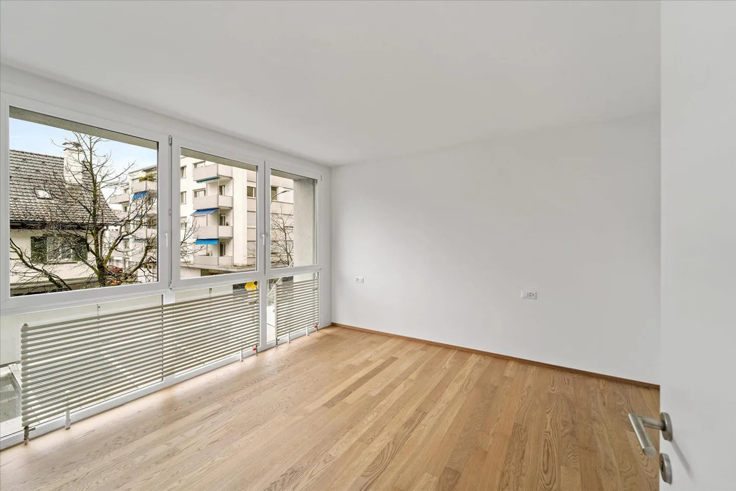 Perfect apartment for commuters - Photo 3 of 7