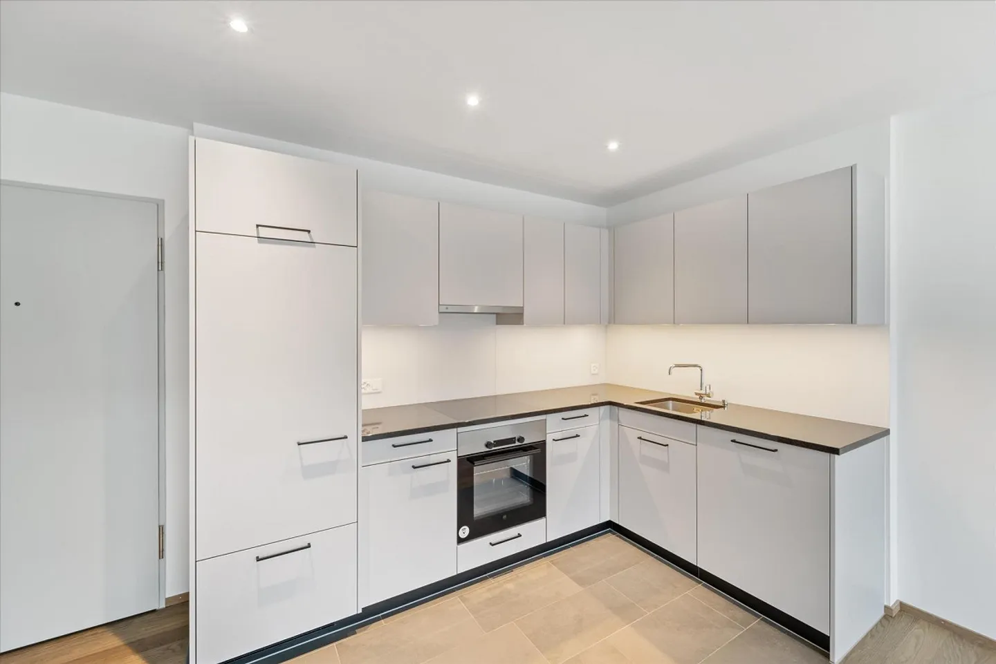 Perfect apartment for commuters - Photo 4 of 7