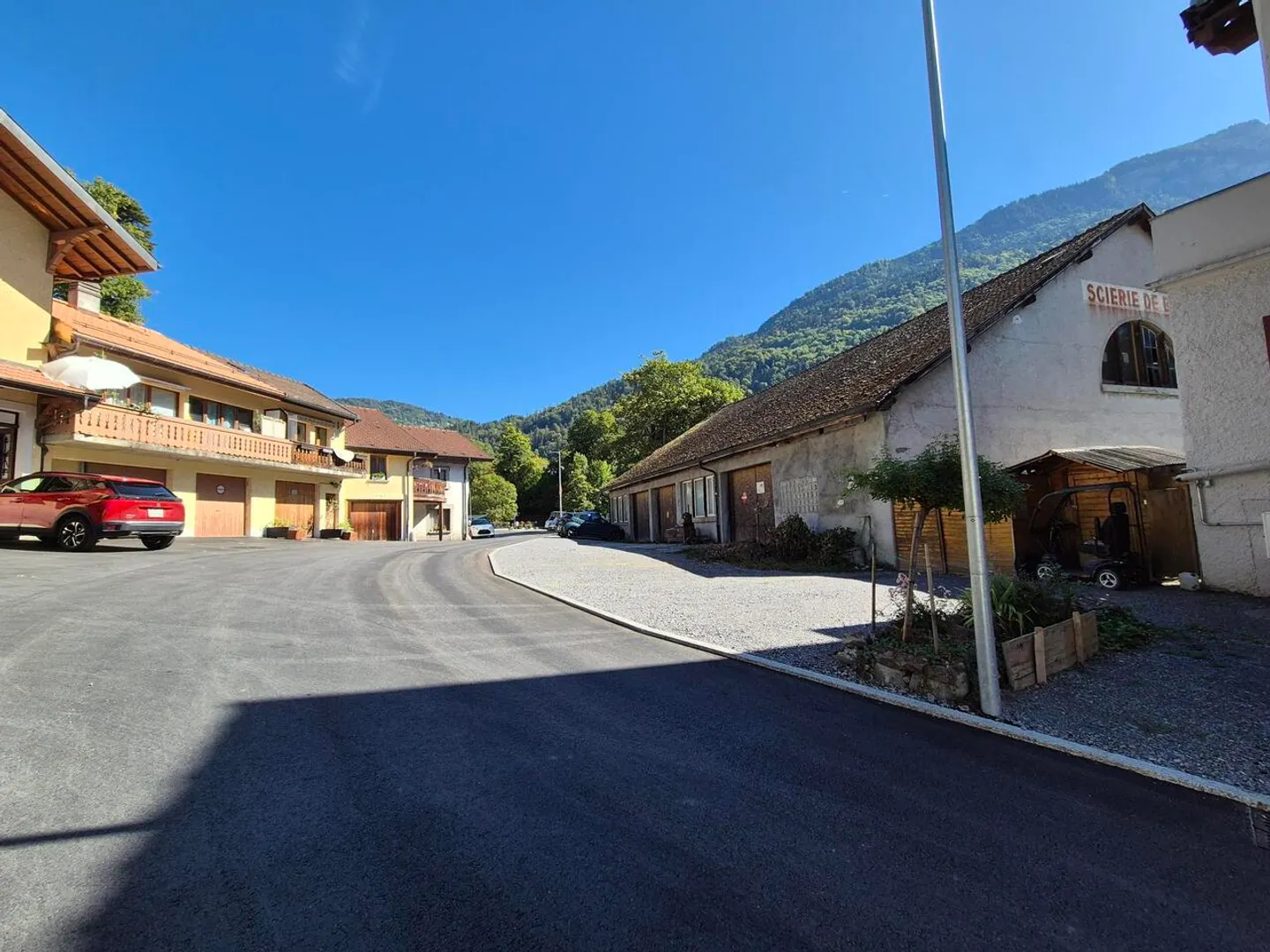 Proprietà commerciale con appartamenti - Foto 6 di 7