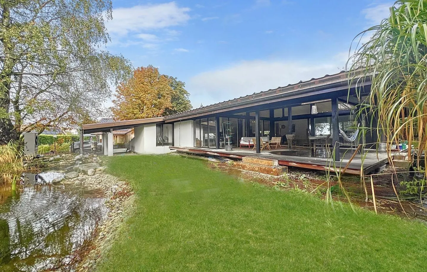 Remarkable modern villa. Brightness and space. Fully renovated. Lovens - FR - Photo 1 of 13