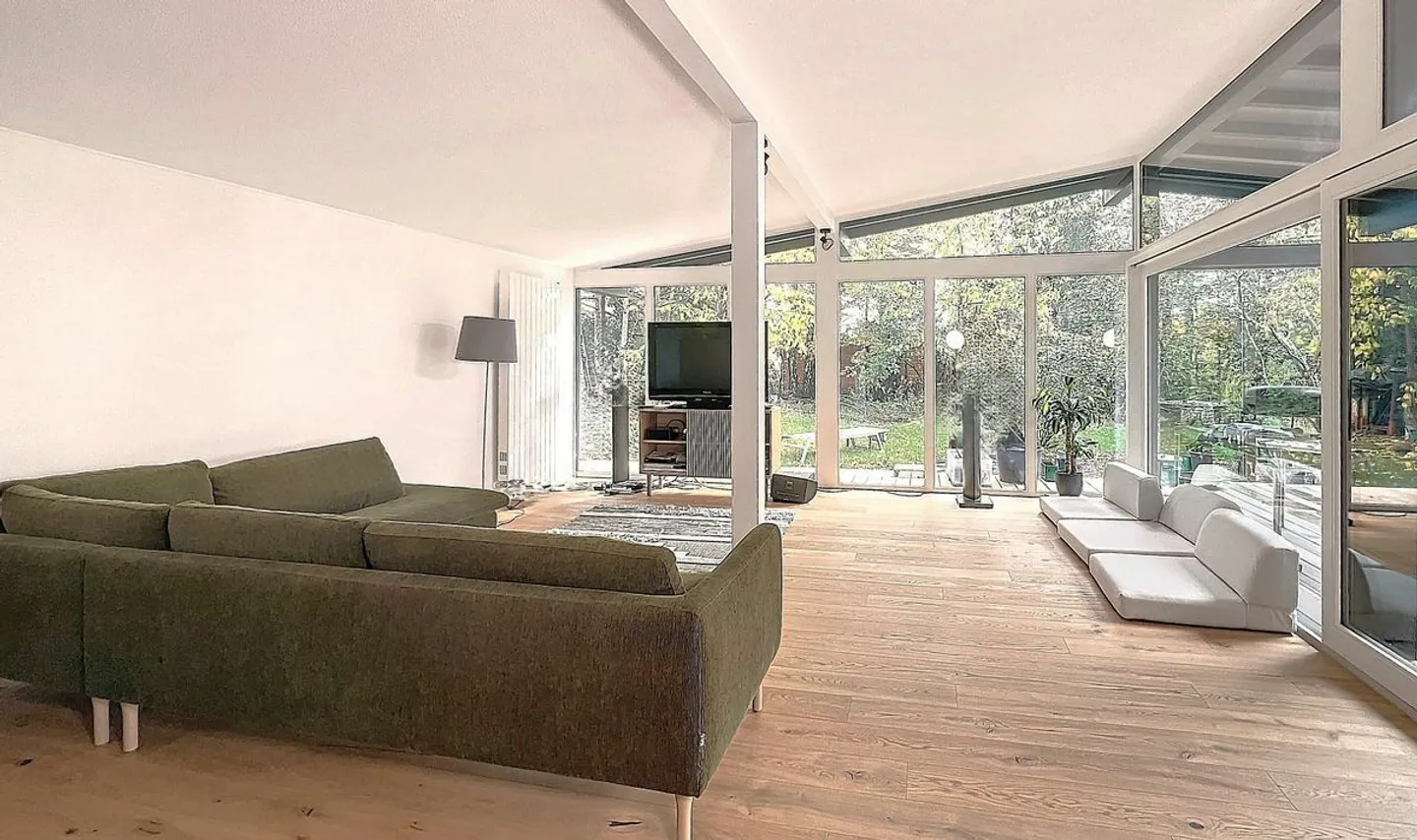 Remarkable modern villa. Brightness and space. Fully renovated. Lovens - FR - Photo 9 of 13