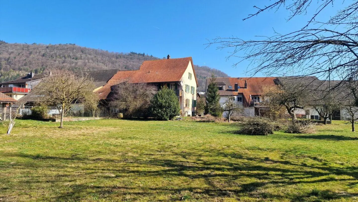 Terreno edificabile di 997 m2, pianeggiante, in una posizione tranquilla e soleggiata! - Foto 2 di 4