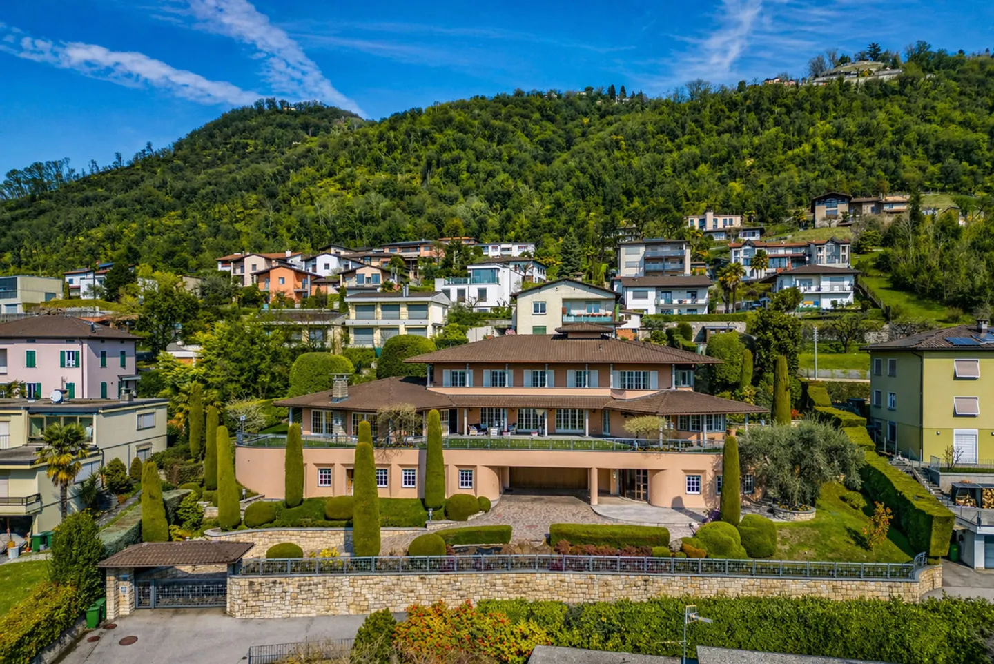 Elegant Villa in Vacallo - Photo 25 of 27