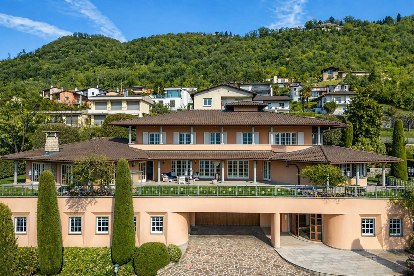 Elegant Villa in Vacallo - Photo 26 of 27
