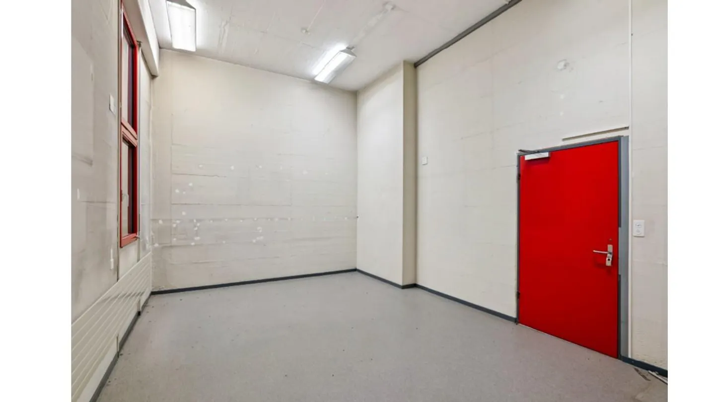 Grandi spazi per uffici in un edificio tranquillo e ben posizionato - Foto 3 di 3