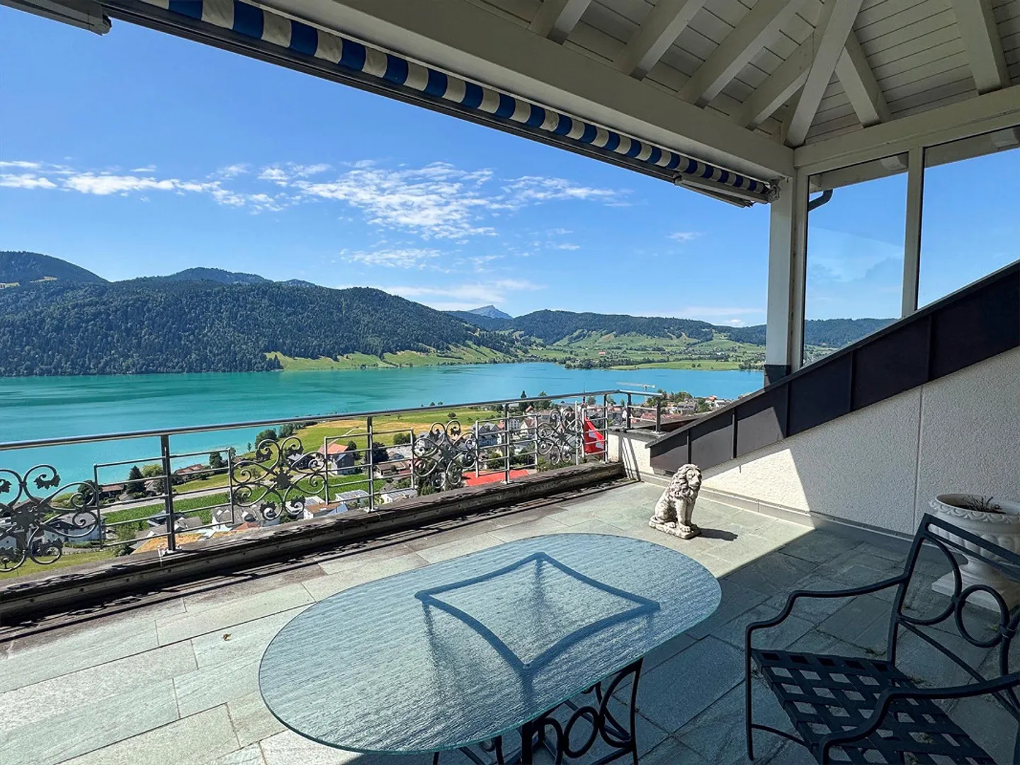 Attico esclusivo di 4½ locali con la migliore vista sul lago e privacy - Foto 1 di 10