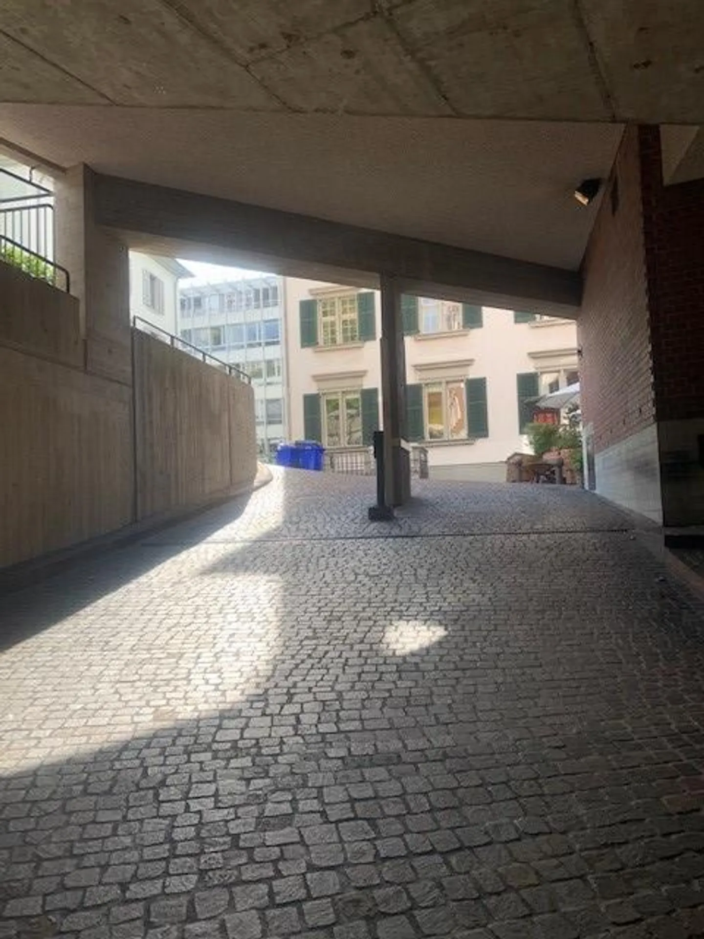 Posto auto presso la stazione di Stadelhofen in affitto - Foto 3 di 6