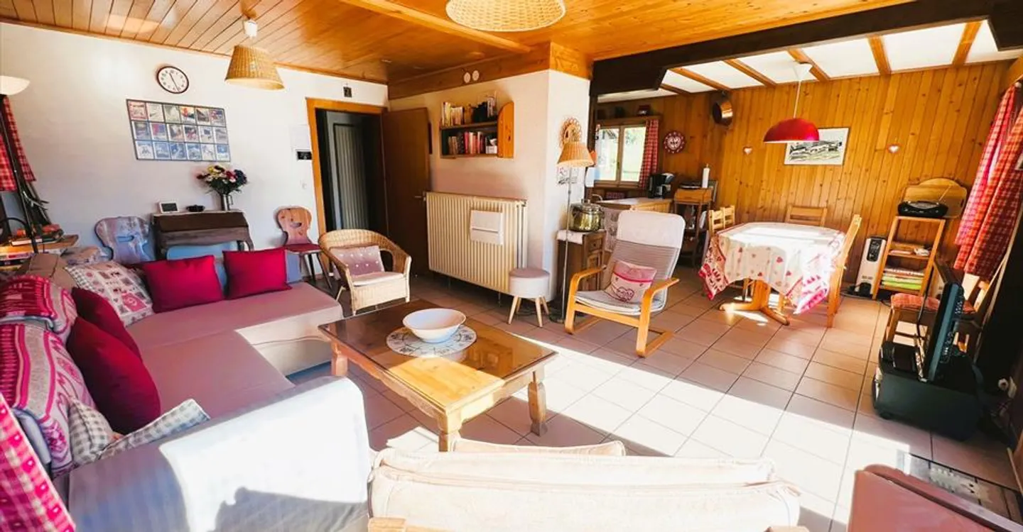 3.5 Room House - Photo 3 of 13