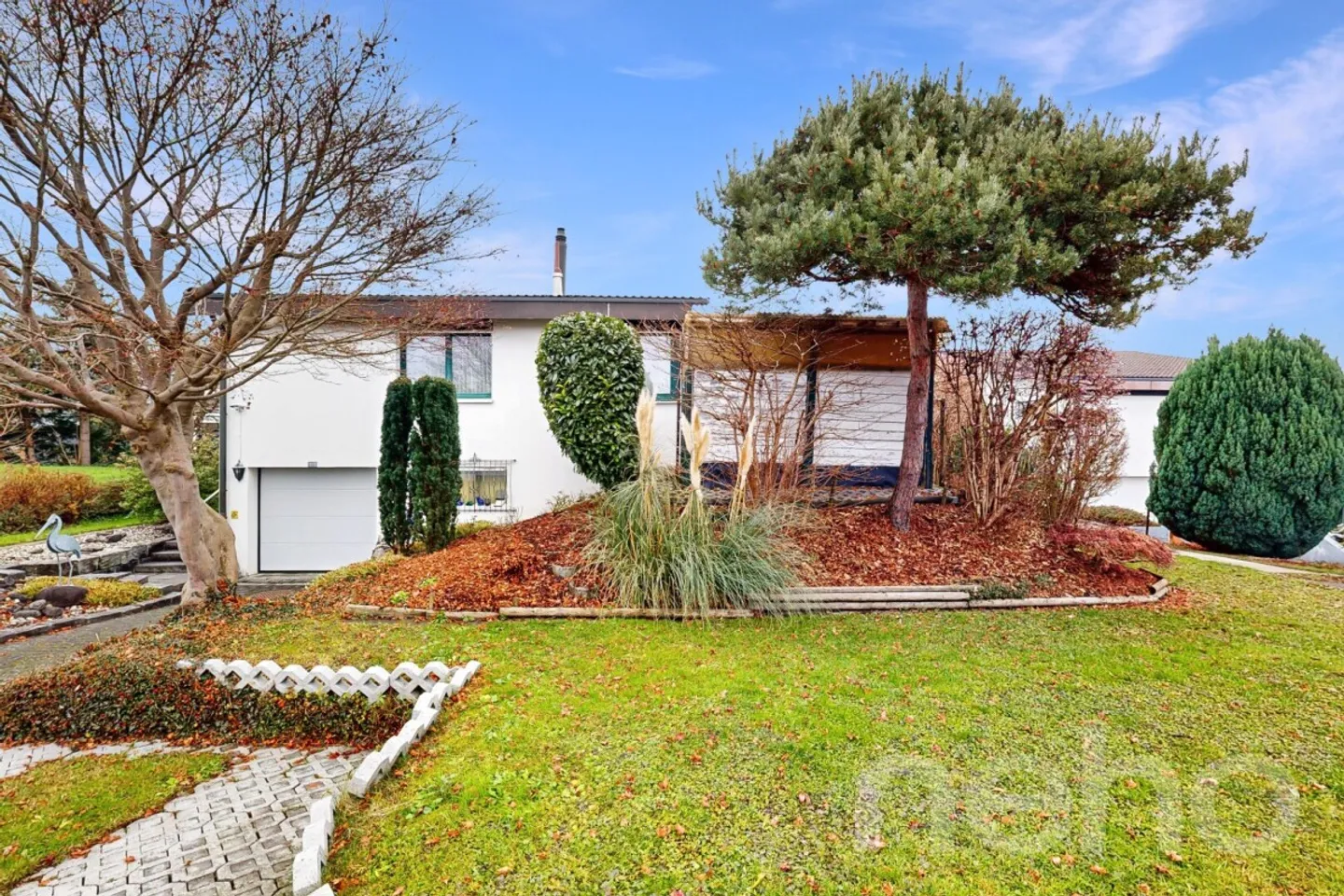 Family-Friendly Detached House - Photo 2 of 12