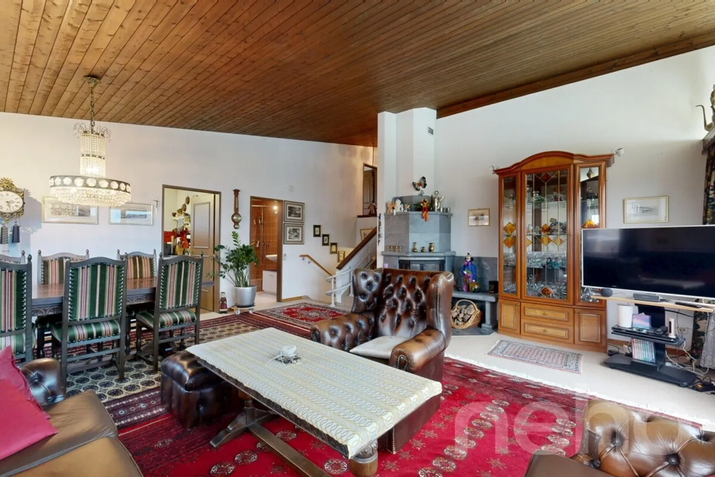 Family-Friendly Detached House - Photo 4 of 12