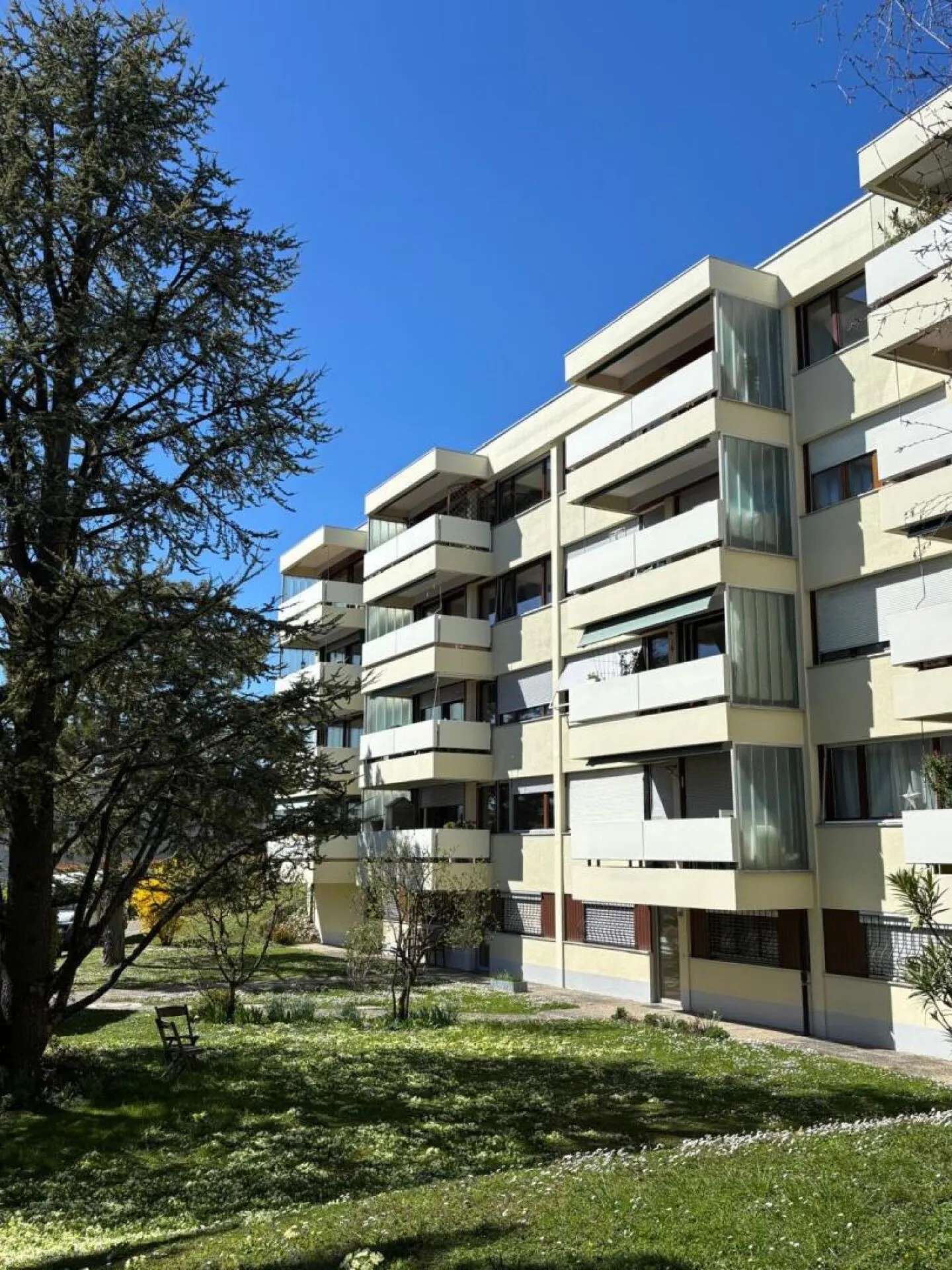 Appartamento 4,5 locali a Mont-sur-Rolle - Foto 1 di 13
