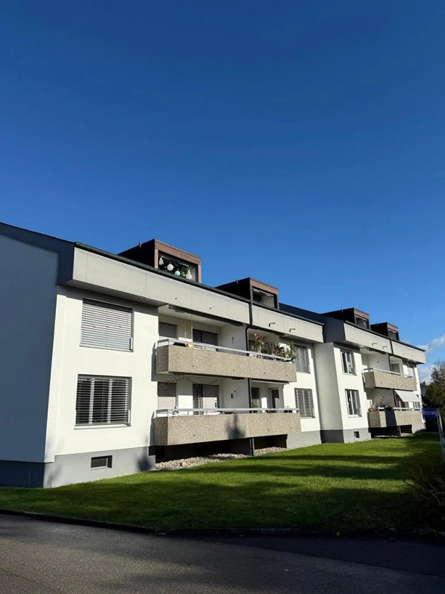 Luminoso appartamento di 3,5 locali al piano rialzato con balcone - Foto 10 di 10