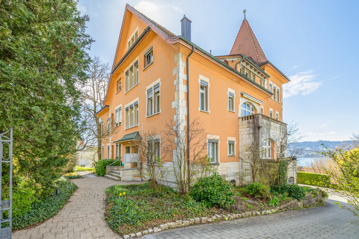 On foot to Lake Zurich - Photo 1 of 16