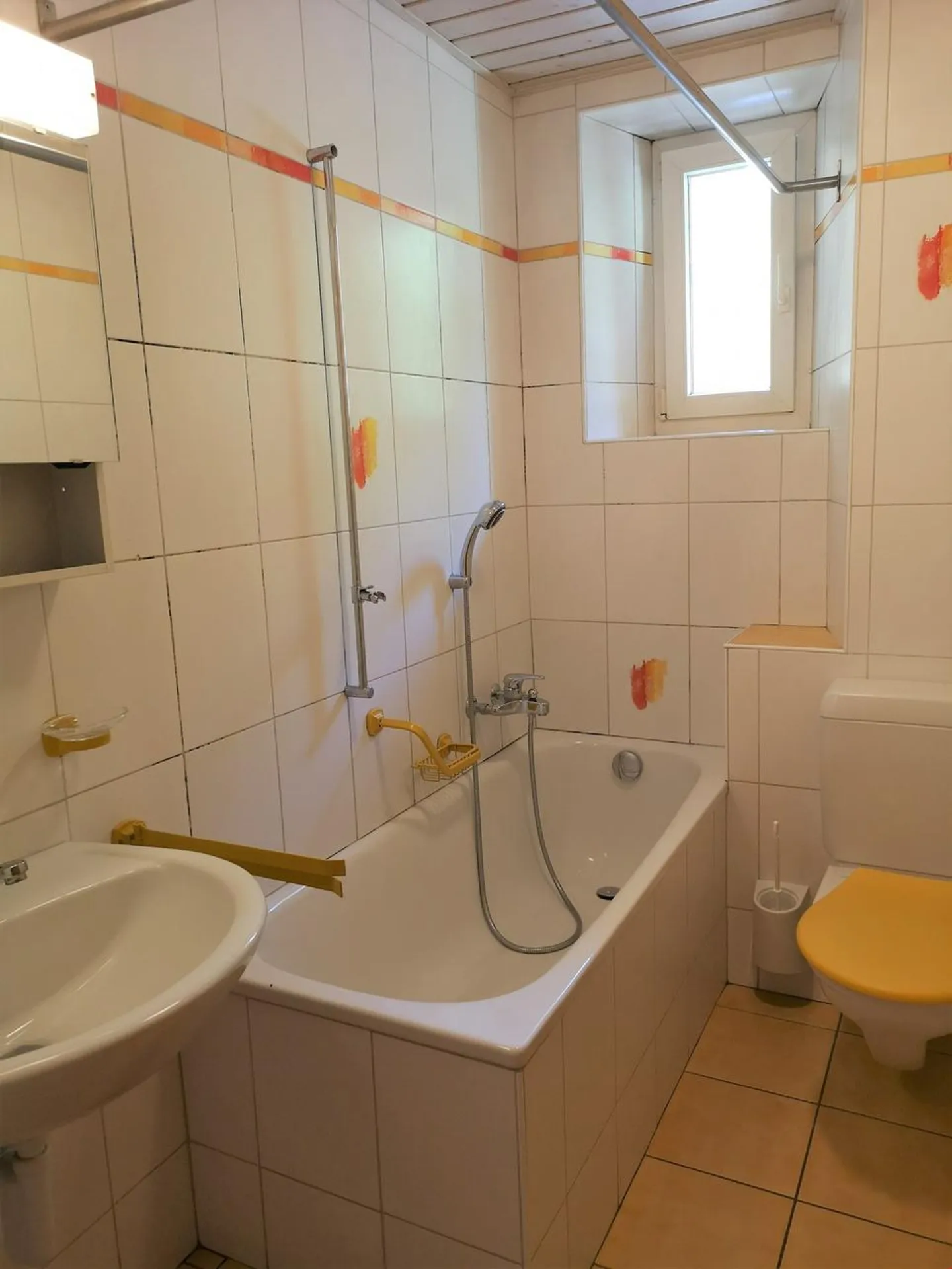 Edificio completamente affittato con 3 appartamenti e riserva di terreno edificabile - Foto 8 di 13