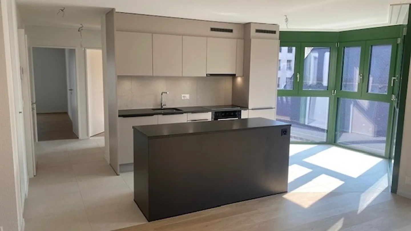 Bell'appartamento di 3,5 locali in un edificio completamente ristrutturato - Foto 2 di 9