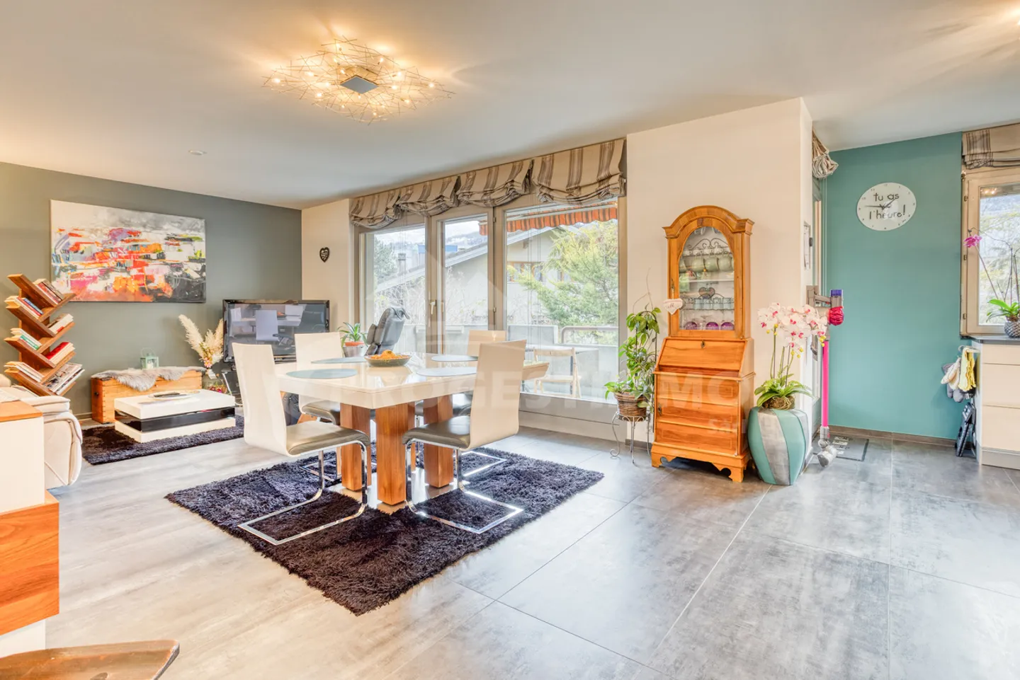 SUPERB 4.5-ZIMMER-WOHNUNG VOLLSTÄNDIG RENOVIERT - Foto 1 von 10