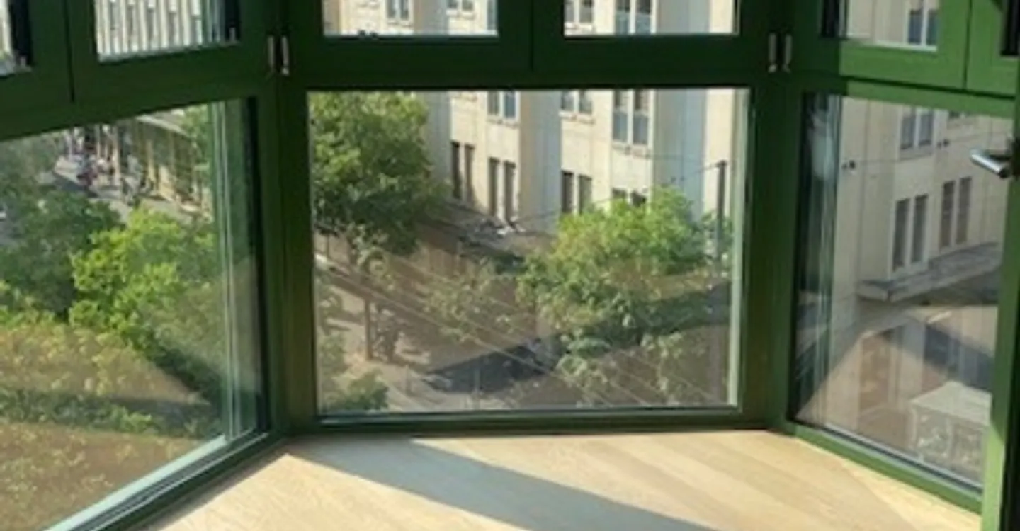 Bell'appartamento di 3,5 locali in un edificio completamente ristrutturato - Foto 5 di 9