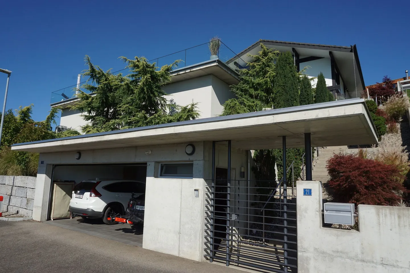 ARI-244 Prächtige Architektenvilla mit Pool und atemberaubendem Blick über die Höhen von Delémont - Foto 3 von 23