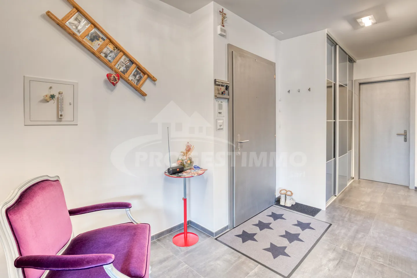 SUPERB 4.5-ZIMMER-WOHNUNG VOLLSTÄNDIG RENOVIERT - Foto 5 von 10