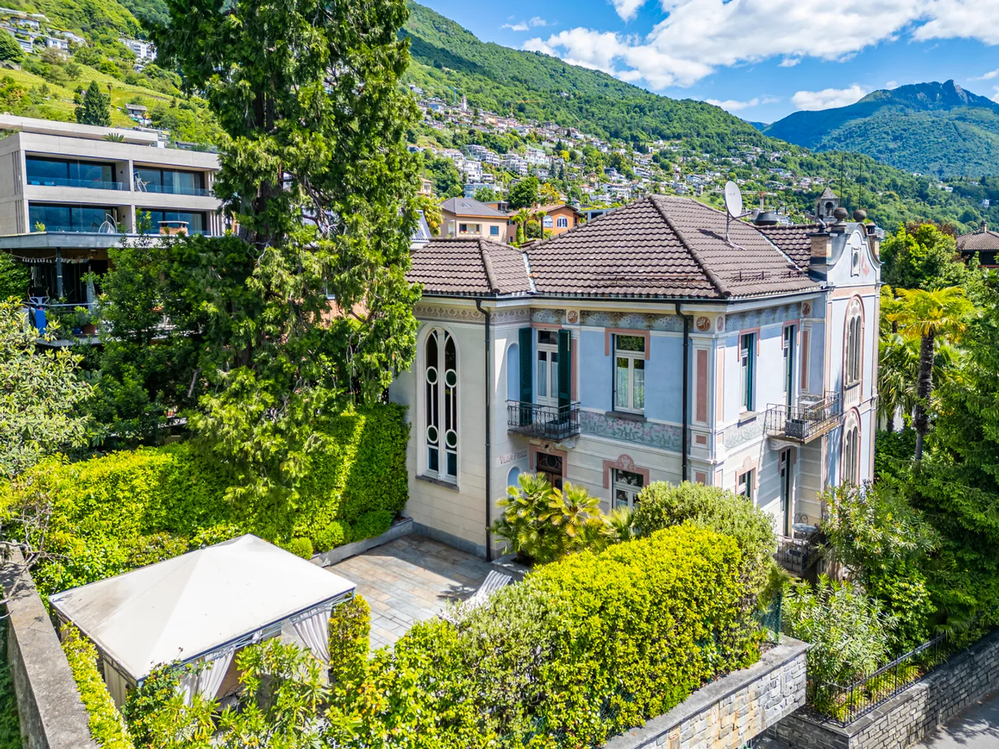 Villa storica con vista lago - Foto 7 di 17