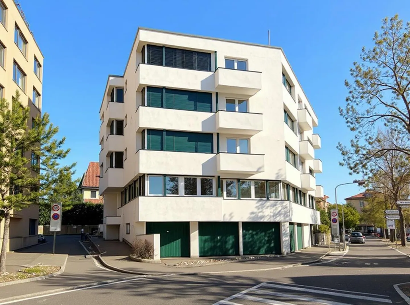 Casa multifamiliare esclusiva a Zwingen BL – posizione centrale, 14 appartamenti, 1 spazio commerciale - Foto 1 di 1