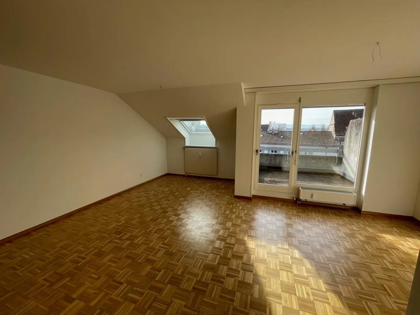 3.5 Room Apartment - Photo 3 of 8