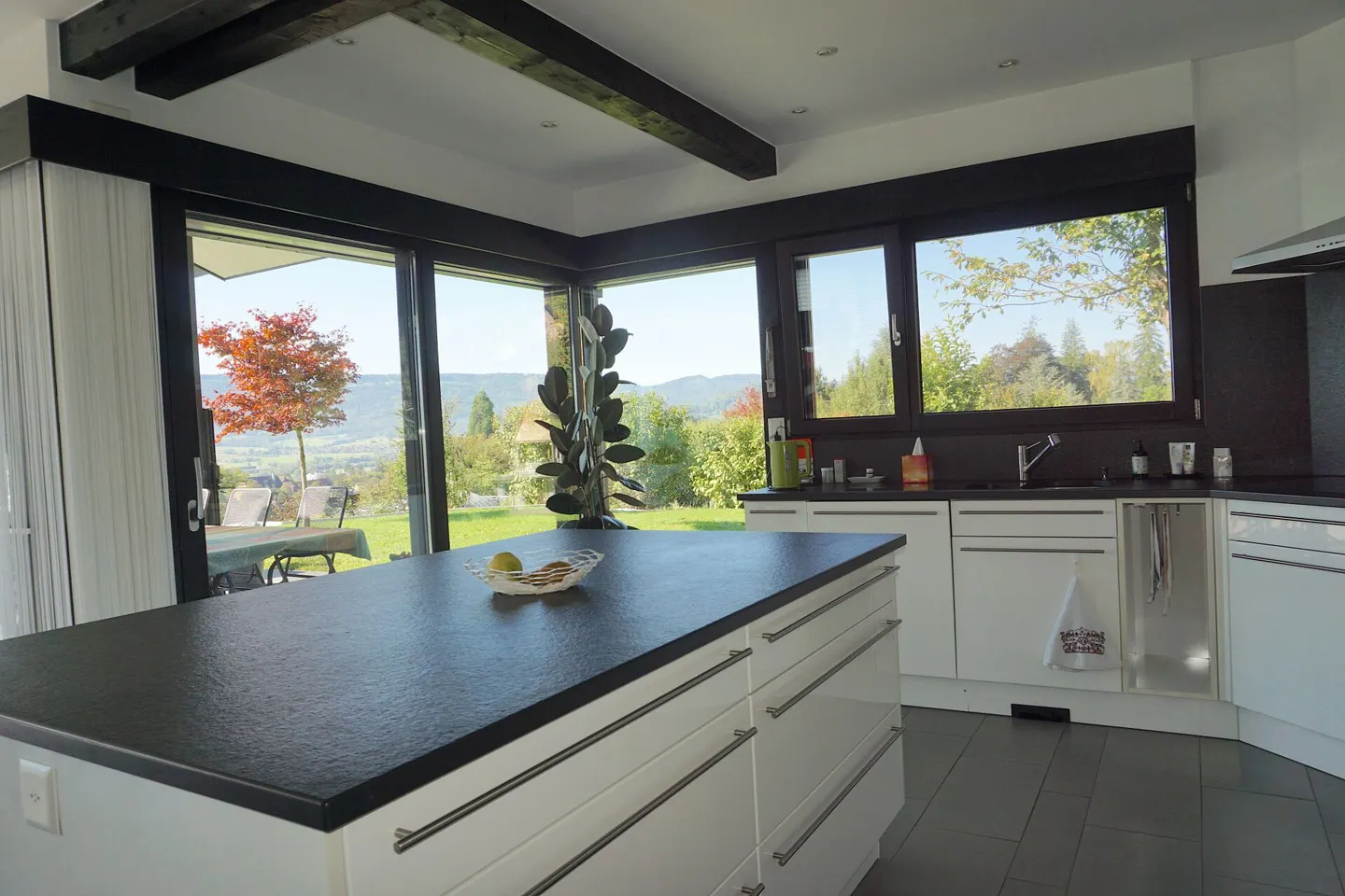 ARI-244 Prächtige Architektenvilla mit Pool und atemberaubendem Blick über die Höhen von Delémont - Foto 20 von 23