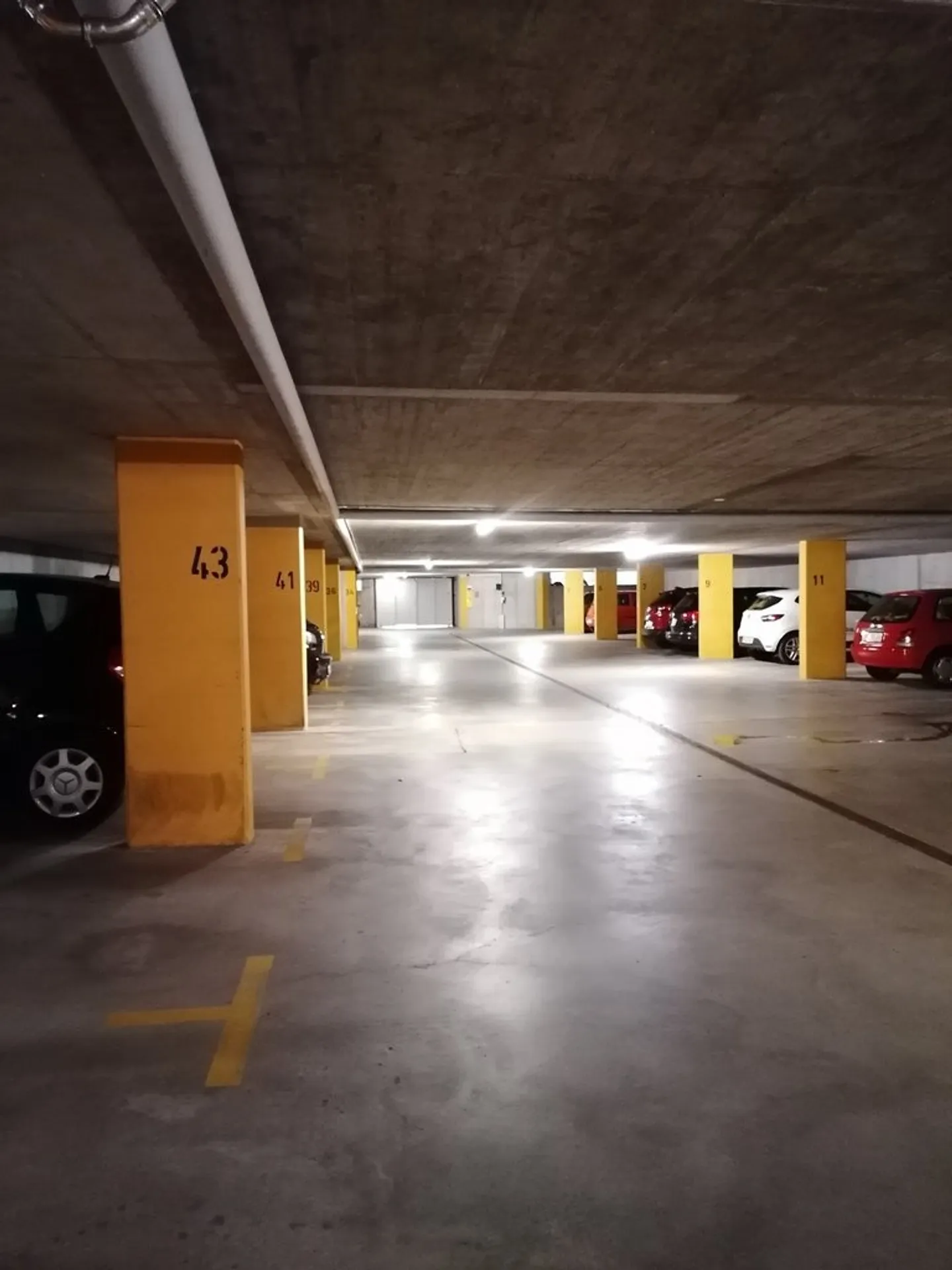 Vous cherchez une place de parking? - Photo 2 sur 2