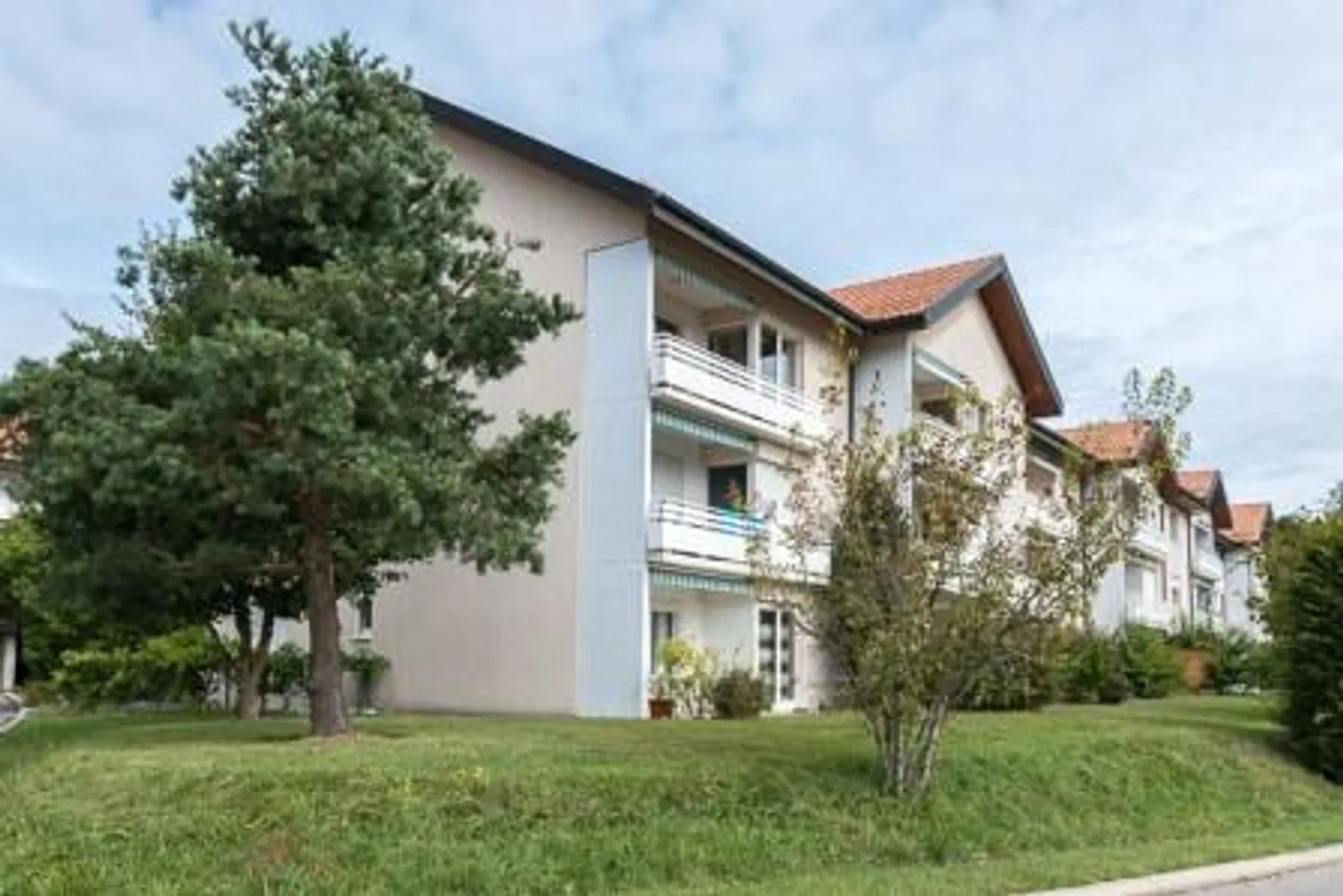 Charmant quartier de petits immeubles - Photo 1 sur 2