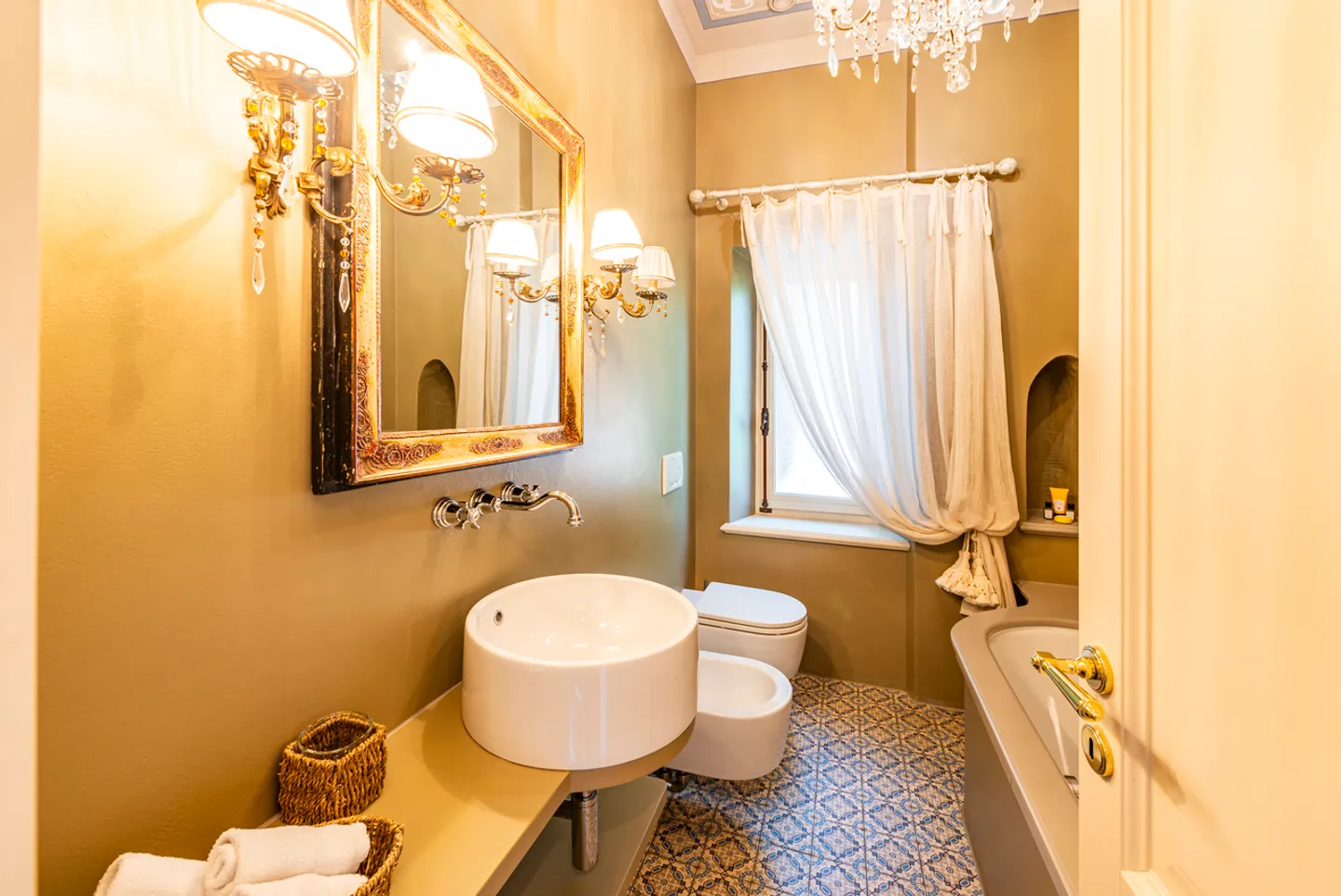 Villa storica con vista lago - Foto 15 di 17