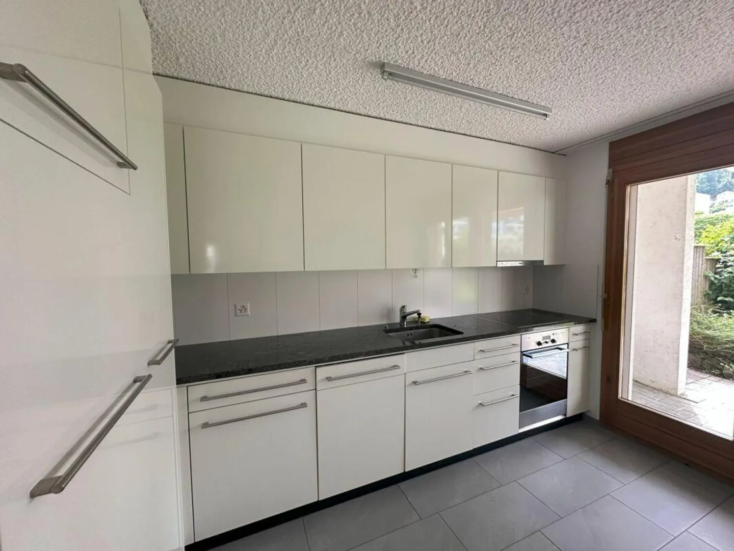 Incantevole appartamento giardino 3,5 locali in una splendida zona residenziale - Foto 2 di 8