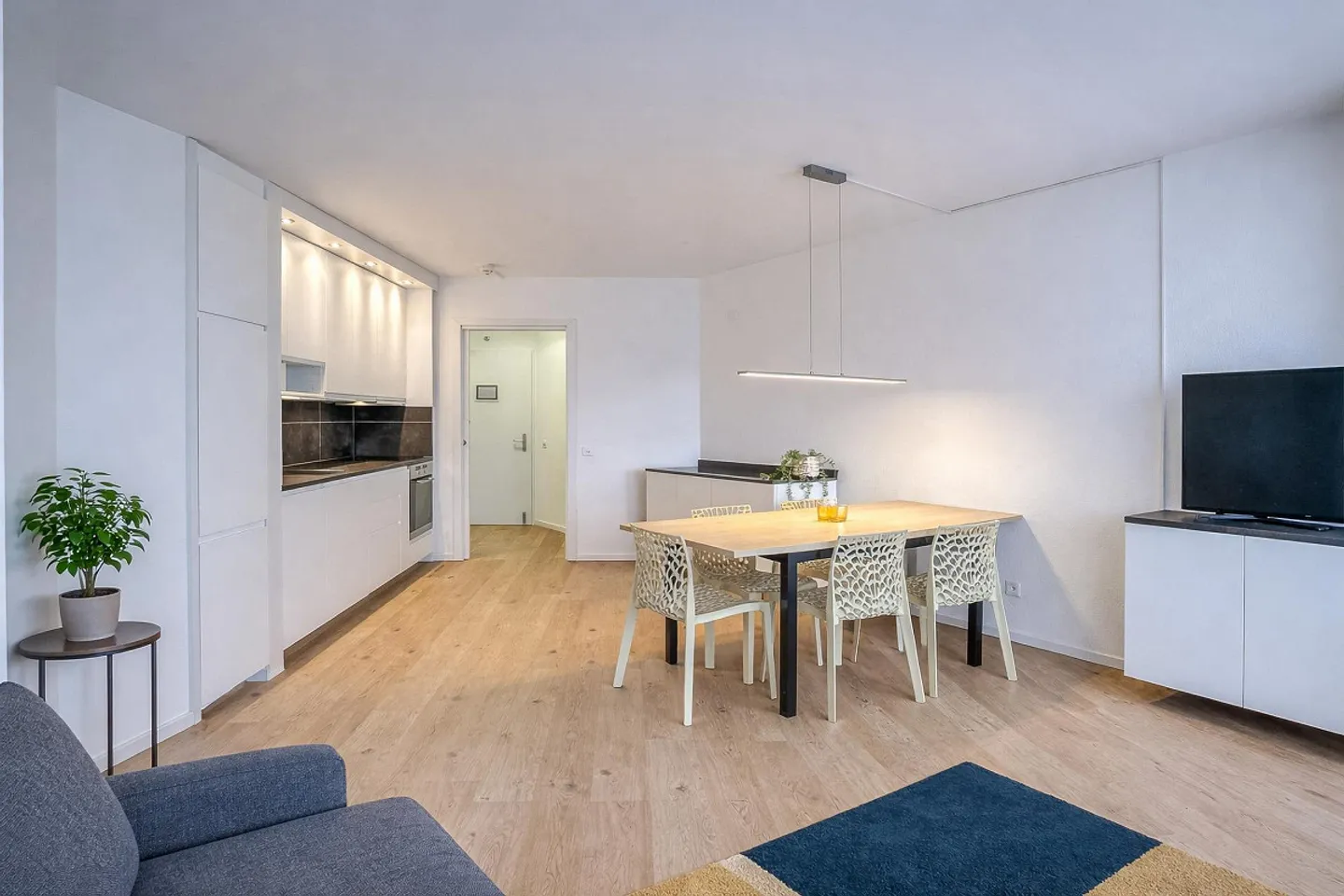 2.5 locali vista lago in residenza con piscina e darsena a Bissone - Photo 3 of 10