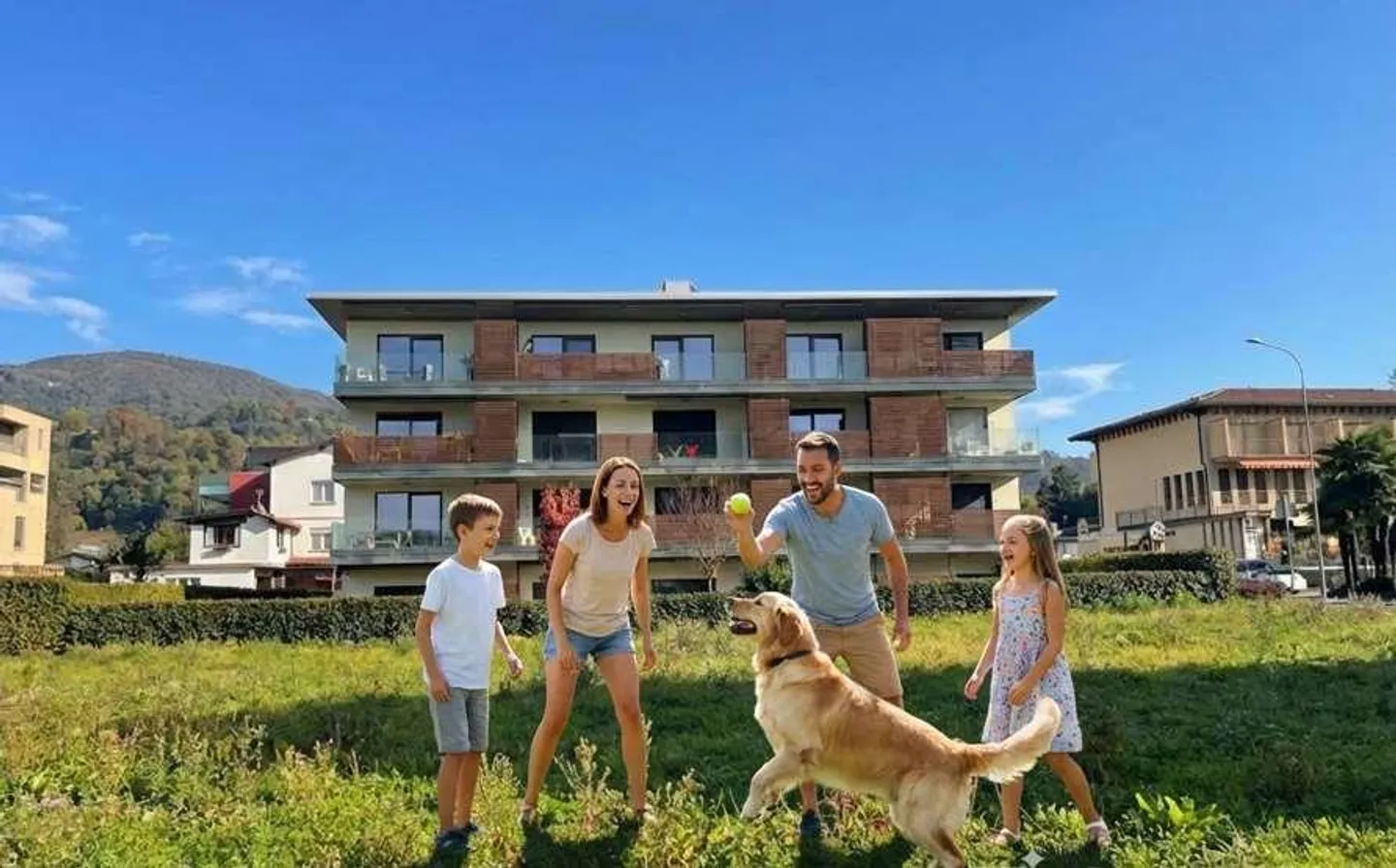 For sale 2.5 rooms for rent in a strategic location, Caslano - Photo 1 of 10