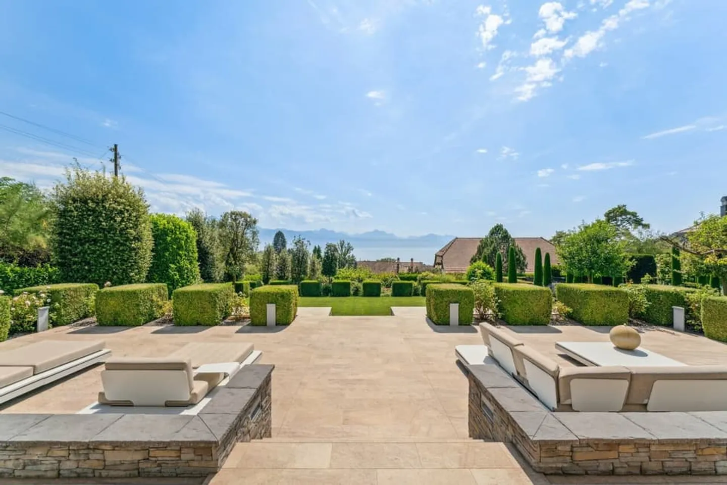 Geräumige moderne Immobilie in dominanter Lage - Foto 12 von 13